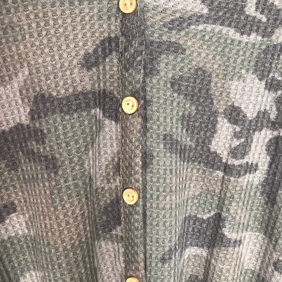 Waffle camo button down top - Picture 3 of 3